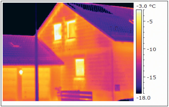 Oft zeigen Thermografien Gebäude von außen. Für die Wärmebrückenanalyse ist aber eine Innenthermografie nötig.