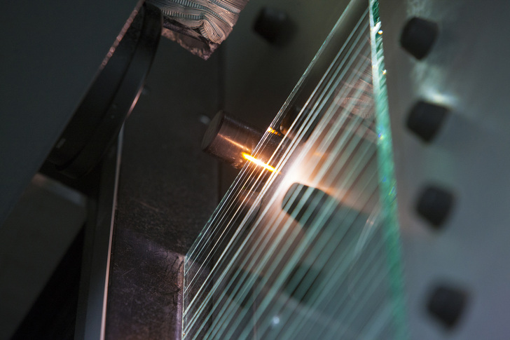 Hier der Laser beim Einsatz in der Produktion von Porta Glas - © Porta Glas Design
