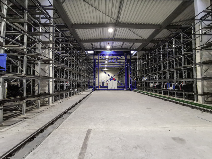 Freistehende Regalanlage
