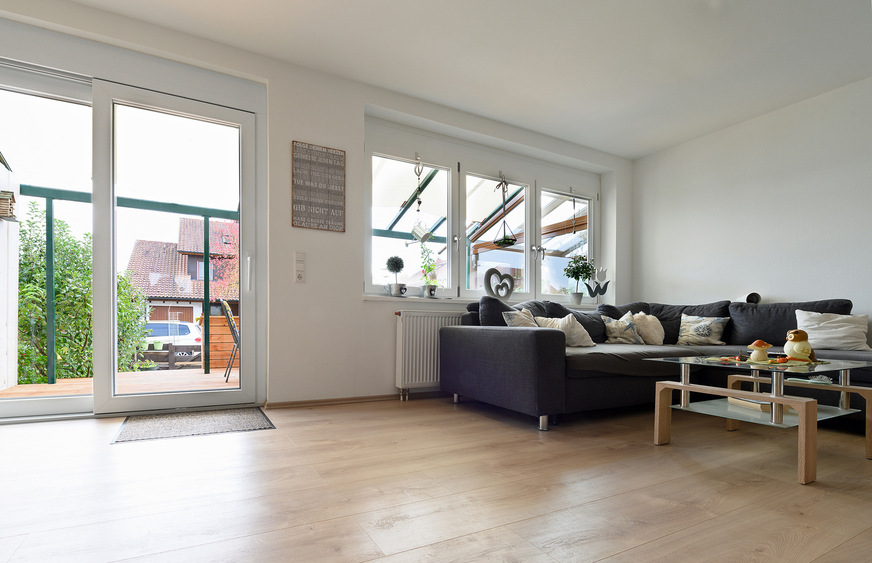 Blick vom Wohnzimmer nach draußen