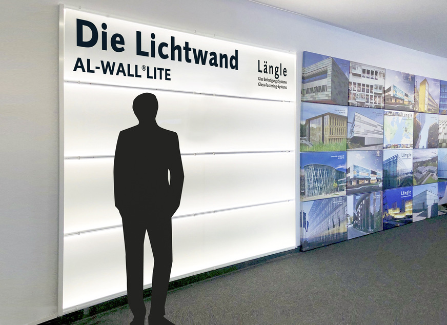 Neben Farben kann die AL-Wall Lite Lichtwand in Foto-Optik umgesetzt werden. Weiter erlassen sich Muster und Strukturen auf das Glas aufbringen, welches dann beleuchtet wird. Zudem können verschiedene Oberflächen ausgewählen werden.