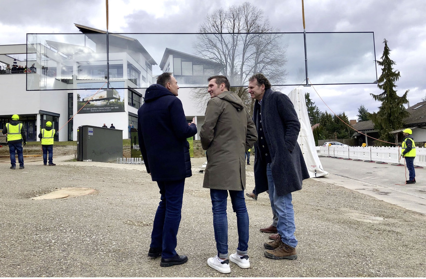 Freude bei den Beteiligten auf der Baustelle.