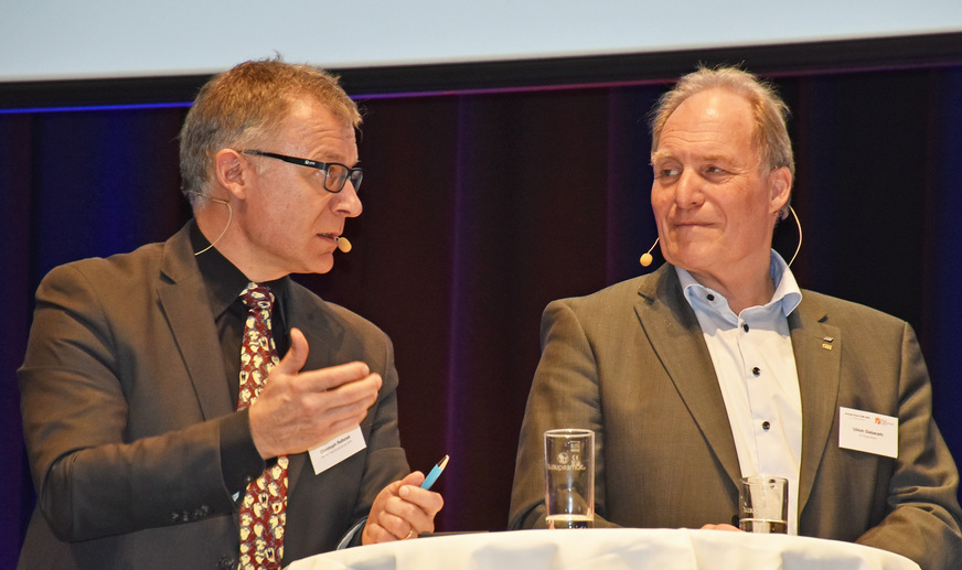 Christopf Rellstab in der Podiumsdiskussion: „Ich mag den Herrn Sieberath gerne, aber ich mag nicht gerne, dass er bzw. Institutionen mir sagen, was wir zu tun haben.“