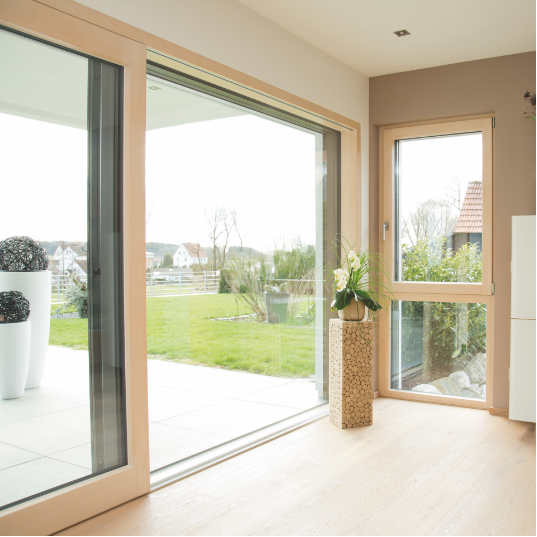 HS-Türen sind In Holzstärken 67 und 78 mm in Fichte oder Kiefer Holz oder Holz-AluSchemen A, K oder C möglich.