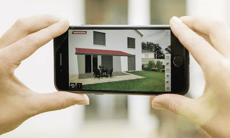 Mit der App konfiguriert man sich z. B. die Markise virtuell direkt am Haus oder stellt Sie sich oder dem Kunden ein Lamellendach in den Garten.