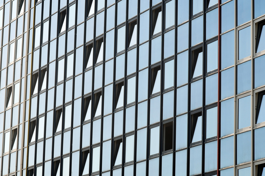 Mit komplett vorgefertigten Austauschfenstern für Fassadenkonstruktionen bietet Foppe dem Fachhandwerk eine wirtschaftliche Lösung.