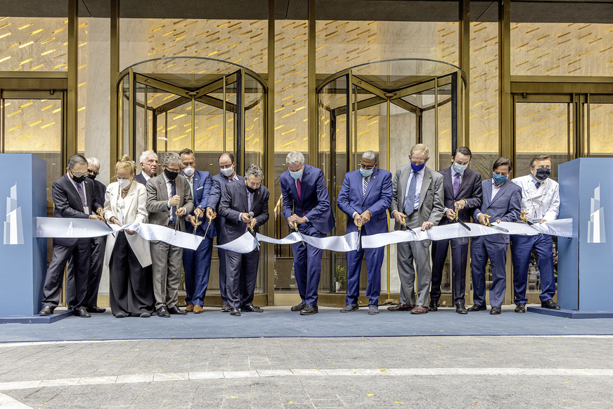 Vor Kurzem wurde bei der Ribbon Cutting Ceremony das Band für das neue 427 m hohe One Vanderbilt durchschnitten, einem wichtigen Meilenstein im Modernisierungsprojekt für New Yorks Midtown East.