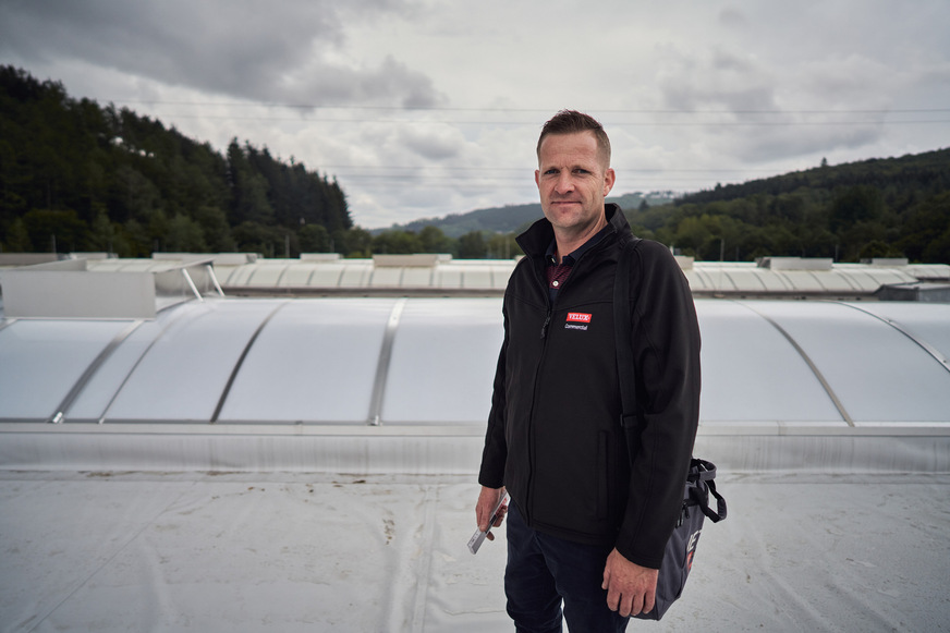 Kunststoff Lichtbänder sind Teil des Produktsortiments von Velux Commercial.