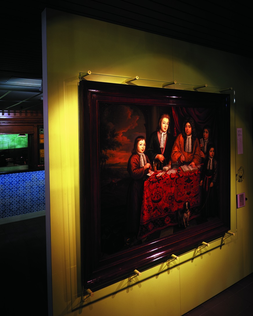 Teure Bilder in Galerien und Ausstellungen müssen gesichert werden, gleichzeitig&nbsp;müssen die Verbauten Gläser neutral in der Ansicht und Durchsicht sein.