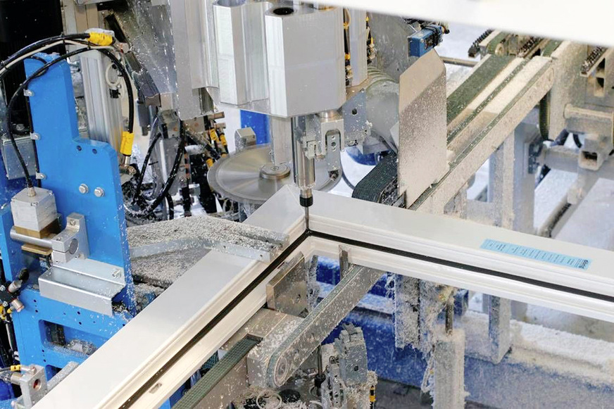 smartwindows verfügt über einen modernen Maschinenpark zur Produktion von Holz- und Kunststofffenstern.