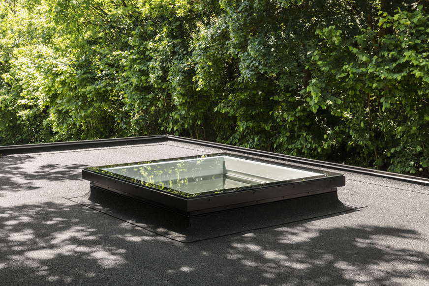 Das neue Design (hier die Variante Flach-Glas) besitzt nicht nur eine attraktive Optik, sondern auch verbesserte Funktionen, z.B. ein noch einfacheres Ablaufen von Regenwasser und Schmutz.