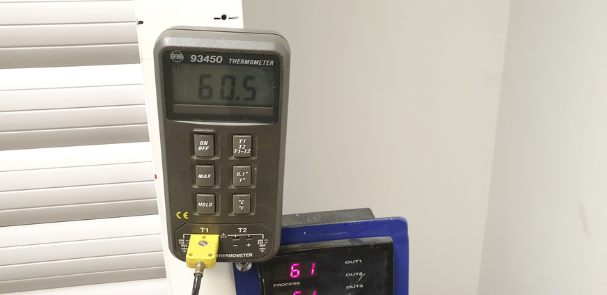 Die verschiedenen Parameter wie z.B. die Oberflächentemperatur wurden durch Mess-Sensorik permanent erfasst. 