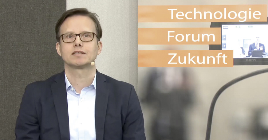 Das Kernstück der Veranstaltung bildete die Podiumsdiskussion zum Pro und Kontra der Klebetechnik – moderiert von GLASWELT-Chefredakteur Daniel Mund.