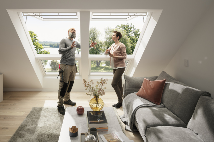 Velux hilft Handwerken mit umfangreichen Werbematerialien. Zudem lassen sich die aktuellen staatliche Förderprogramme als gute Argumentationshilfe beim Endkunden nutzen.