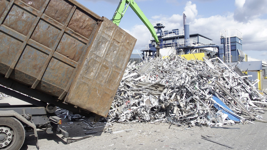 Experten gehen ­davon aus, dass 2019 insgesamt 110 000 Tonnen ­Aluschrott im Hochbau angefallen sind. ­Davon gingen 58 000 ­Tonnen wieder in die ­Her­stellung von Hochbauprodukten.