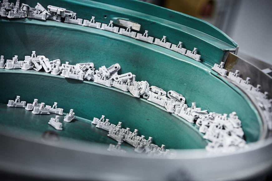 Beschlagfertigung: Seit dem 1. Quartal 2021 stellt die Beschaffung von Kunststoff, Zink und Metallen für Roto auf der Mengen- wie auf der Preisseite eine „große Herausforderung“ dar. Bei allen Materialien seien zweistellige Teuerungszuschläge zu verzeichnen.