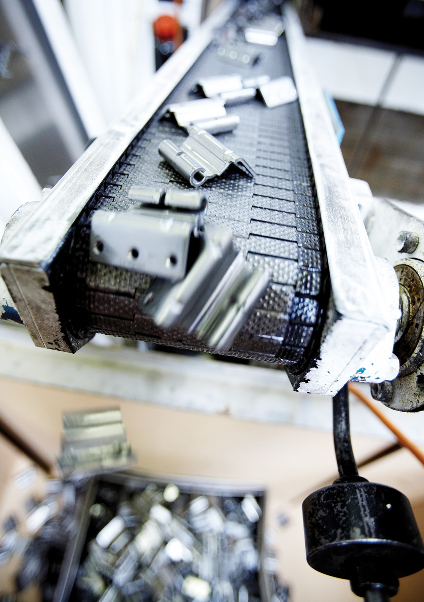 Gerade in der gegenwärtigen Phase erweist sich das Roto-Produktionsmodell als „entscheidender Erfolgsfaktor“, erklären die GLASWELT-Interviewpartner. Es folge den Lean-Prinzipien und gewährleiste daher eine größtmögliche Flexibilität. So ließen sich Maschinen- und Personalkapazitäten etwa bei Lieferspitzen bedarfsgerecht anpassen. Allein in Europa umfasse das effiziente Netzwerk neun Werksstandorte.