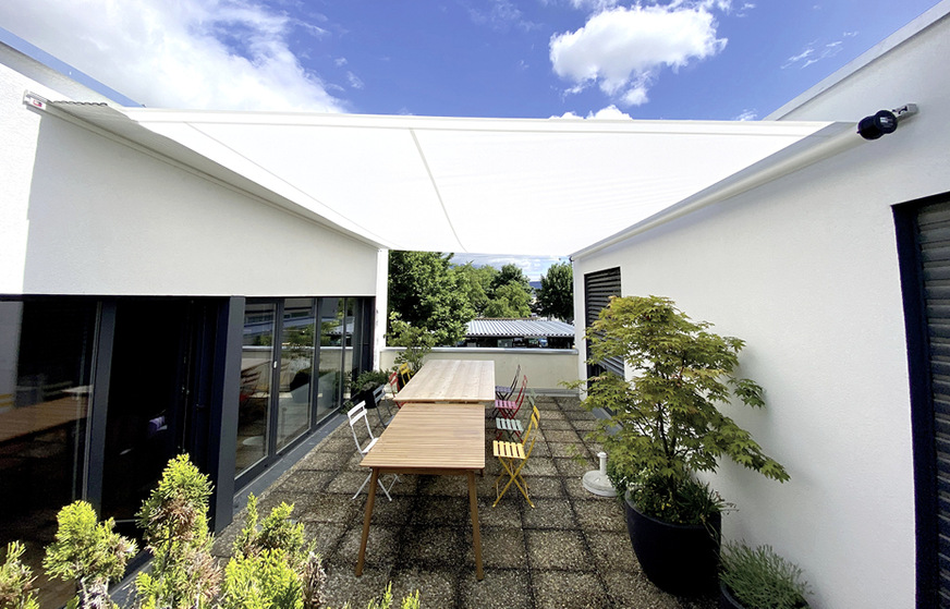 ﻿Mit der Ausführung Shade Structur lassen sich Wand zu Wand ­Verspannungen einfach und effektiv lösen.