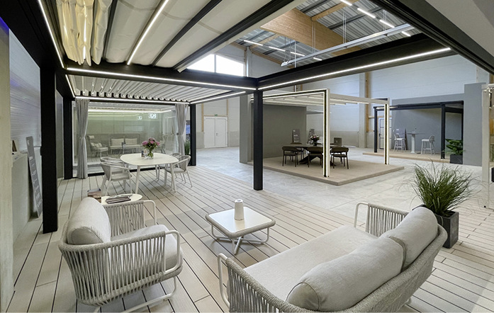 Lamellendach, Pergola, Markisen oder Segel. Die gesamte Produktpalette ist auf 450 m2 vertreten.