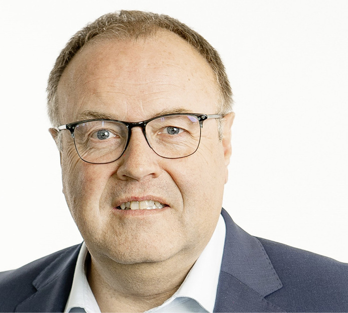 Thomas ­Hünemeier ist Experte für Brand­schutz­ bei ­heroal.