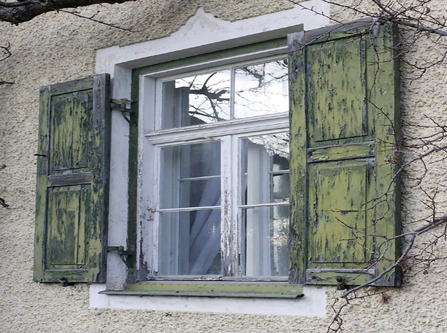 Historisches Kastenfenster in Wessling.