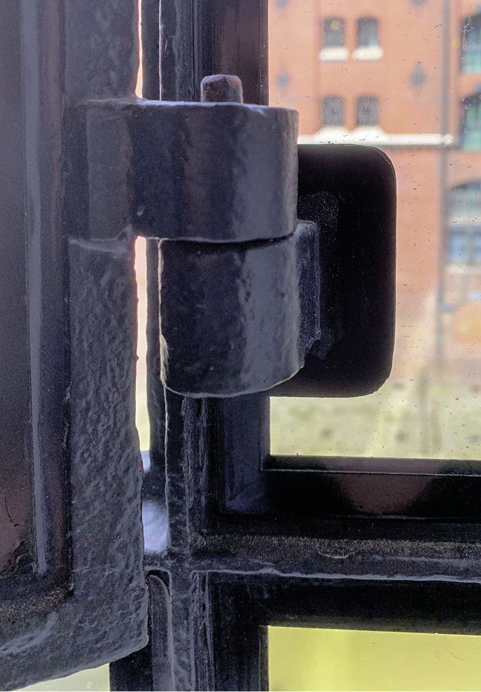 Anschlussdetail der eingeglasten Scheibe