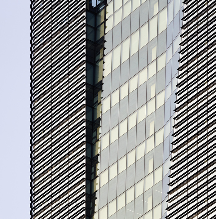 Rund 25 000 m2 Isolierg﻿las des ISO-Herstellers LG ­Hausys sind in der Fassade des ­Parnas Towers verbaut.