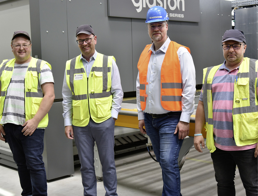 Stolz auf die gelungene Projektumsetzung (v.l.): Markus Wellisch, Produktionsleiter und Projektleiter für Deggendorf; GVG Geschäftsführer Andreas Fink; A+W Projektleiter Sebastian Dick; Andreas Stern, GVG-Leiter Vertrieb Innendienst.