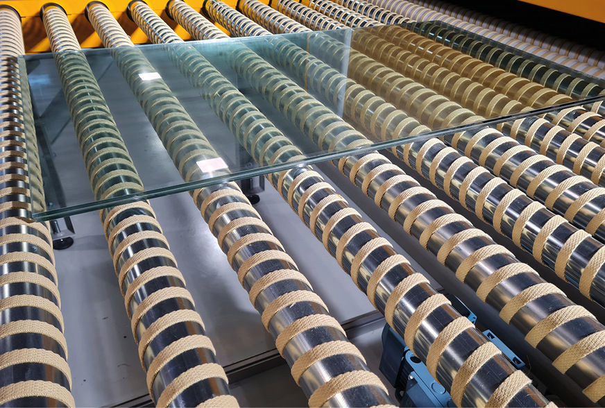 Die Kosten für schlecht oder unwirtschaftlich verarbeitete Laminate können so hoch sein, dass sich die Investition in eine hochwertigere Ausrüstung oder selbst die ­Modernisierung einer VSG-Linie oft sehr schnell amortisiert.