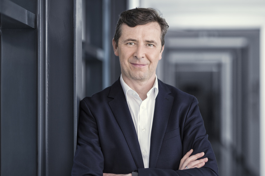 „Eine starke Branche braucht eine starke Messe mit internationaler Strahlkraft, so Sattler Sun-Tex Geschäftsführer Manfred Heissenberger.&nbsp;„Wir werden mit einem kraftvollen Auftritt alles daransetzen, dass die R+T 2022 ein voller Erfolg wird.“