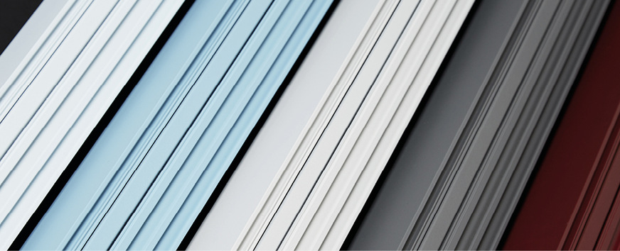 Grenzenlose Gestaltungsvielfalt bietet das umfassende Spektrum an Farbtönen, die stranggepressten und rollgeformten heroal Aluminium-Profile eine individuelle Optik verleihen.