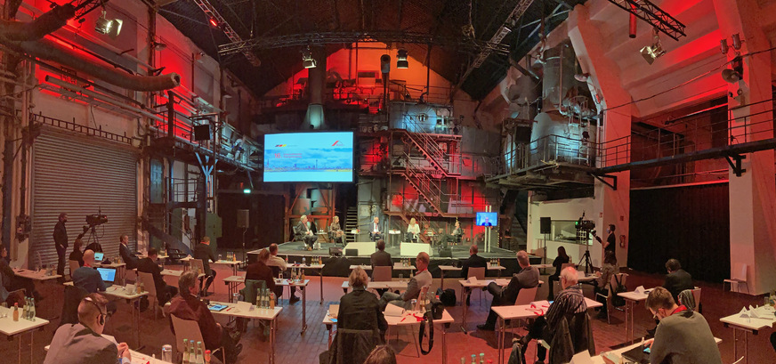 Das Fachpressemeeting der Roto-Gruppe fand im alten Kesselhaus in Düsseldorf statt, eine ehemalige Kraftzentrale der Böhler-Werke&nbsp;und Herzstück der Stahlindustrie.