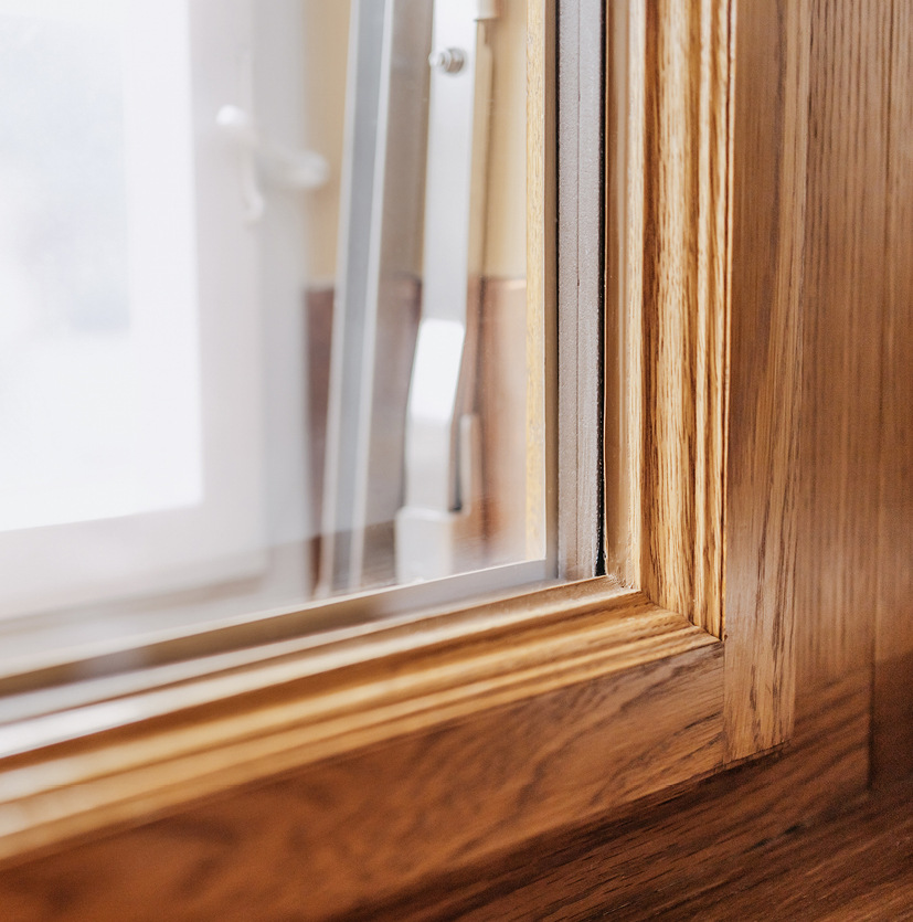 2-fach-Isoliergläser mit 16 mm Dicke wurden in die historischen Flügel eingesetzt und fallen optisch nicht auf. Die Energieeffizienz der schlanken ISO-Einheiten unterstützen die Swisspacer-Abstandhalter.