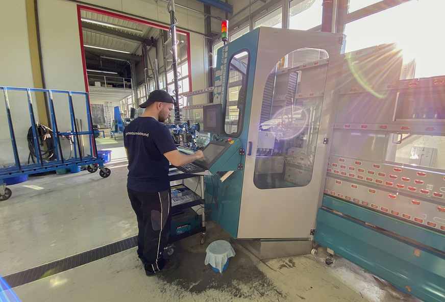 Glasbohrungen werden vielfach auf der Schraml Bearbeitungsanlage durchgeführt.