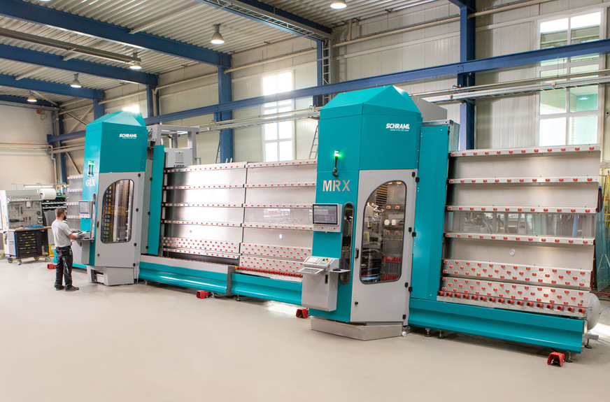 Die neue Komplett-Bearbeitungslinie combiFIN von Schraml Glastechnik (Lisec-Gruppe)