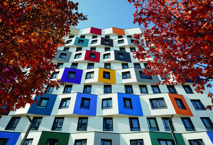 Durch die Fensterverklebung werden Wärmebrücken und somit auch Heizkosten und die Umweltbelastung reduziert.