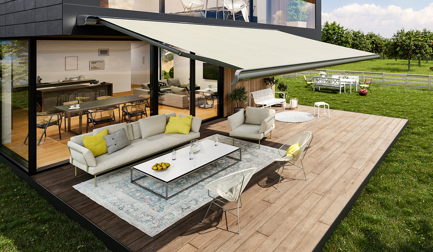 Mit einem schwung­vollen Profil ergänzt die Markise MX-2 die Designfamilie der Emstettener.