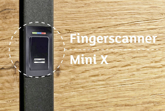 Der Fingerscanner Mini X besticht mit seinem Oberflächendesign in Tiefschwarz und bietet komfortablen Zutritt in jedes Zuhause.