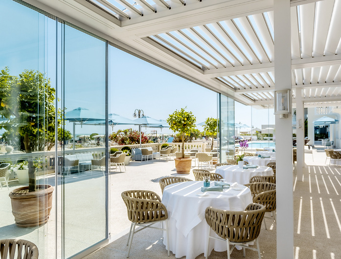 Line Glass gibt es in den Ausführungen Transparent, Extra Klar, Reflektierend, Gesäuert und Fumé.