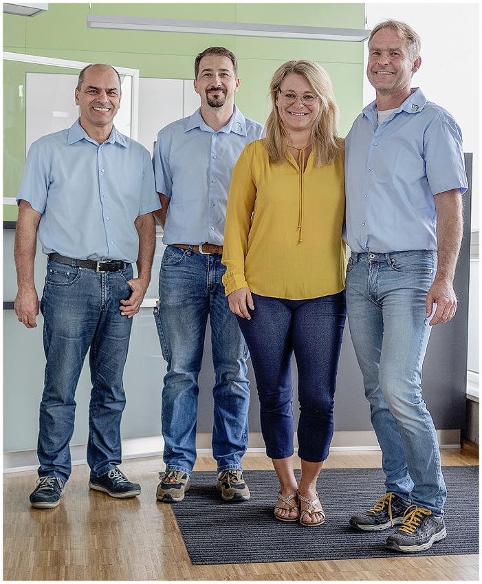 In sechster Generation sind sie für das Familienunternehmen König verantwortlich (v. r.): GF Ralf und Michaela König, die zusammen mit Klaus Hensel (Aufmaß und AV) und Bernhard Meier (Technik und EDV) die Umstellung auf Winkhaus activPilot organisierten.