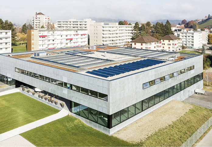 Im neuen Epicentre Glâne in Romont befindet sich auch ein Sportzentrum mit Schwimmbädern.