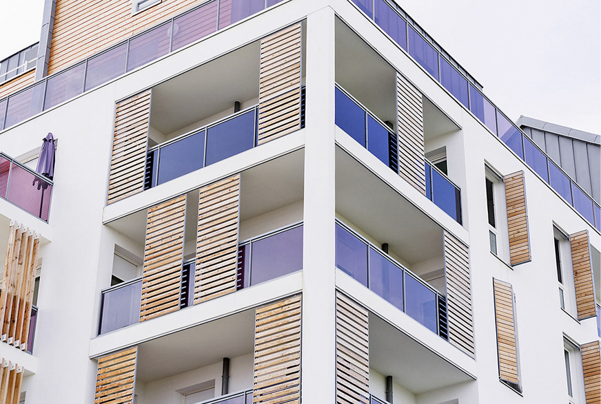 Schiebeläden haben sich im Bereich Sicht- und Sonnenschutz gerade beim Wohnungsbau als feste Größe etabliert.
