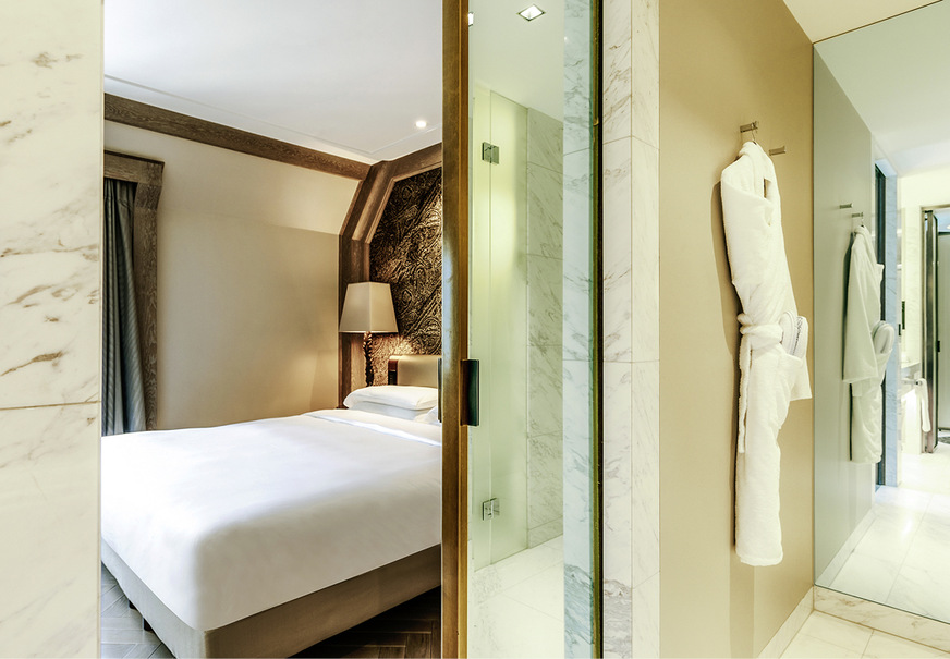 Die Schiebetüren von Eclisse werden vielfach auch in Hotels eingebaut.
