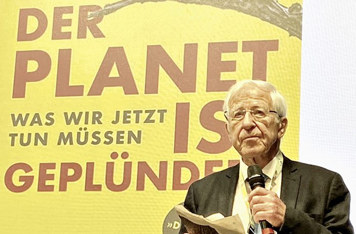 Redner Franz Alt: „Die Energie ist für jeden Betrieb die Schlüsselfrage, insbesondere für die Glasindustrie“.