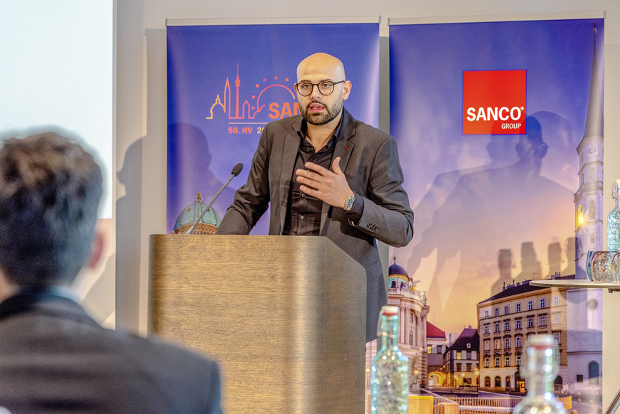 Antonio Gioello, Leiter der Sanco Beratung, zog eine positive Bilanz der letzten Monate und betonte die starke Gemeinschaft der Gruppe.
