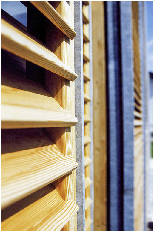 Verarbeitet werden in der Regel ­Hölzer aus Kiefer, Föhren, Fichten, Tannen ­sowie Meranti- und Lärchenholz.