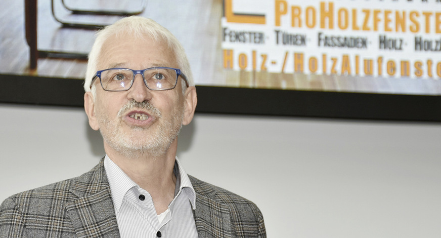 „Wir sind eine Holzfenster-Fan-Gemeinde!“, so Eduard Appelhans bei seiner Begrüßung.
