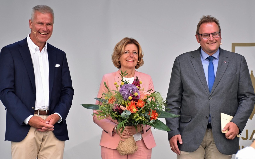 Als prominente Gäste begrüßte profine-CEO Dr. Peter Mrosik die rheinland-pfälzische Ministerpräsidentin Malu Dreyer und Pirmasens Oberbürgermeister Markus Zwick.