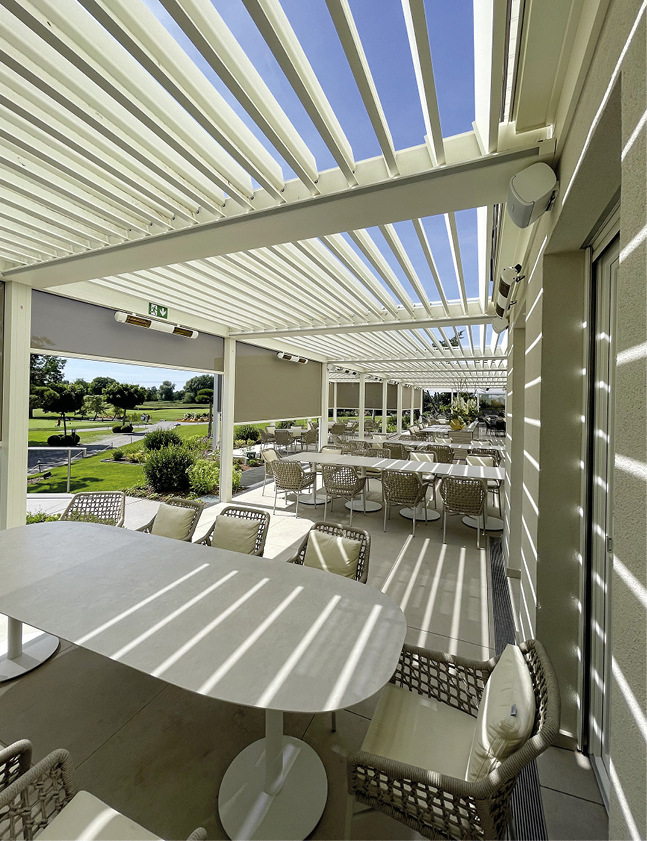 Neben den im Verbund freistehenden Varianten mußten auch die Wandanschlüsse technisch sauber gelöst werden.