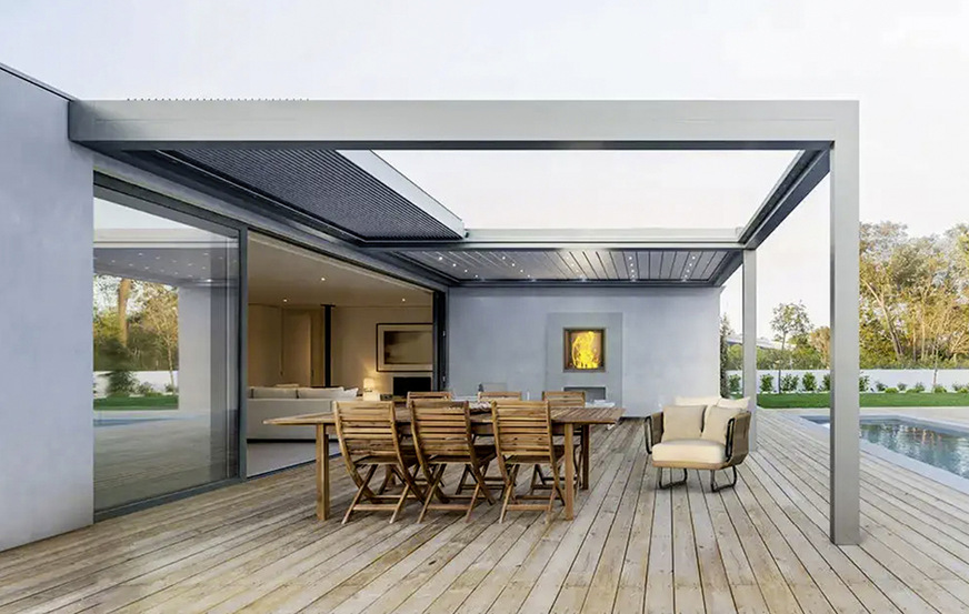 Bei den Modellen Velvet und Velvet Plus können die Lamellen je nach Sonnen­einfall gedreht oder komplett eingezogen werden.